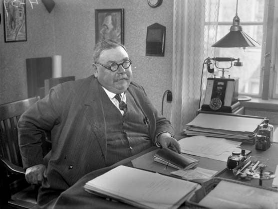 Göteborg 1939 Chefen Liseberg Herman Lindholm vid sitt skrivbord *** Local Caption *** TC02 THURE CHRISTIANSSON x2524x *** Gothenburg 1939 Liseberg manager Herman Lindholm at his desk Local Caption TC02 THURE CHRISTIANSSON x2524x  Copyright: xKamerareportage TTx