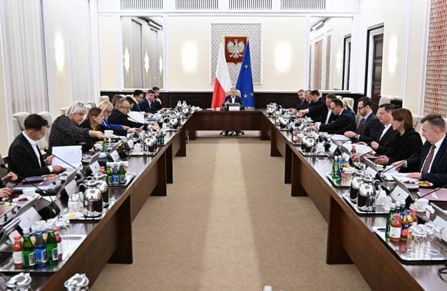RECORD DATE NOT STATED 14.10.2024 WARSZAWA WIECZORNE POSIEDZENIE RZADU RADY MINISTROW RADA MINISTROW 14 10 2024 WARSAW EVENING MEETING OF THE GOVERNMENT OF THE REPUBLIC OF POLAND. COUNCIL OF MINISTERS N Z SALA POSIEDZEN SALA OBRAD WIDOK OGOLNY 14 10 2024 WARSAW EVENING MEETING OF THE GOVERNMENT OF THE REPUBLIC OF POLAND. COUNCIL OF MINISTERSIE DONALD TUSK FOT DAMIAN BURZYKOWSKI NEWSPIX.PL --- Newspix.pl  DB141024_058