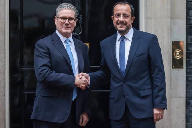 News Bilder des Tages . 14 10 2024. London, United Kingdom. Keir Starmer Greets President Nikos Christodoulides. British Prime Minister, Keir Starmer greets Cypriot President Nikos Christodoulides to No10 for talks on bilateral relations, regional matters and developments in the Middle East.  xMartynxWheatleyx xi-Imagesx IIM-25537-0024