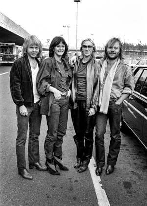 STOCKHOLM 1979-10-09 Bandmedlemmarna i popgruppen Abba fr. v. Björn Ulvaeus, Anni-Frid Lyngstad, Agnetha Fältskog och Benny Andersson i ett gruppfoto i samband med ankomsten till Arlanda flygplats 9:e oktober 1979 efter turnÃ n i Nordamerika. Stockholm Sverige x44x *** STOCKHOLM 1979 10 09 The band members of the pop group Abba from left Björn Ulvaeus, Anni Frid Lyngstad, Agnetha Fältskog and Benny Andersson in a group photo in connection with the arrival at Arlanda Airport on October 9, 1979 after the tour in North America Stockholm Sweden x44x  Copyright: xOllexWester EXP TTx ABBA USA-TURNEN 1979 HEMKOMSTEN