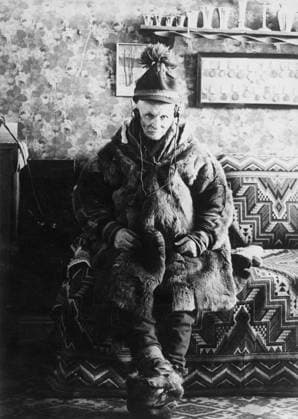 1926 Orig caption The famous lap celebrates his 76th birth day The famous author Johan Thuuri was 75 years old on 12th March and was celebrated by the whole town of Kiruna in Lapland, Sweden He is seen here listening to the weather report by radio Note Author Artists CD265 Publ in Etermediernas book Finrummet och lekstugan p  Copyright: xx JOHAN TURI