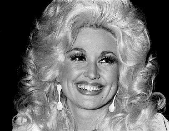 Göteborg 20 april 1976 Amerikanska sangerskan Dolly Parton uppträder pa en countrygala i Scandinavium. x2524x *** Gothenburg, April 20, 1976 American singer Dolly Parton performs at a country gala in Scandinavium x2524x  Copyright: xKamerareportage TTx
