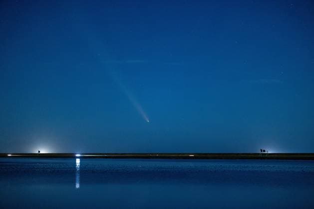 News Bilder des Tages CORNWERD - Comet Tsuchinshan-ATLAS can be seen with the naked eye above the Afsluitdijk. ANP Hollande Hoogte CAMJO media netherlands out - belgium out  Copyright: xx x510904723x originalFilename: 510904723.jpg