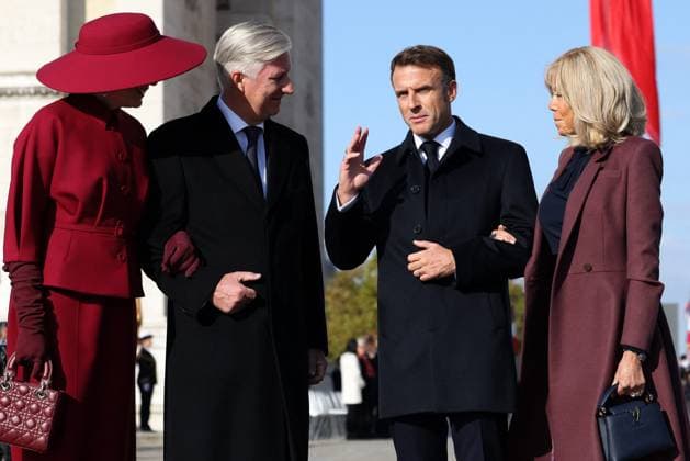 VISIT OF THE KING OF THE BELGIANS TO PARIS @ Pool Stephane Lemouton Maxppp, France, Paris, 2024 10 15 Queen, King Philippe Filip of Belgium, French President Emmanuel Macron and French President s wife Brigitte Macron attend a ceremony at the Tomb of the Unknown Soldier during a ceremony at the Arc de Triomphe in Paris on October 14, 2024 Philippe, King of the Belgians, and his wife Queen Mathilde are in France on a state visit at the invitation of President Emmanuel Macron, to celebrate Franco Belgian cultural ties and the shared views on European issues Paris IDF France  Copyright: xMAXPPP MAXPPPxx PAR24101411 PAR24101411