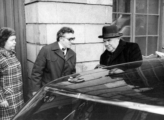 Stockholm 1981 11 05 Soviet Ambassador to Stockholm Mikhail Yakovlev leaves the Foreign Office after discussions on the grounded Soviet submarine off Karlskrona Stockholm Sweden sp sw x12014x  Copyright: xLennartxNygren SvD TTx MICHAIL JAKOVLEV