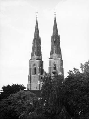 UPPSALA 1947 Without caption Note Uppsala Cathedral 1947 Note CD106 Church tower Tower sites SWEDEN UPSALA UPPSALA SWEDEN sp sw x5600x  Copyright: xXxXxXx UPPSALA CATHEDRAL