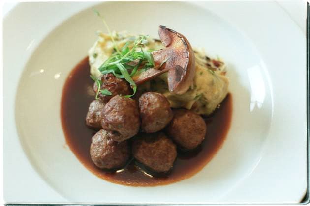 STOCKHOLM 1999 10 20 Meatballs with sauce from the restaurant Pontus in the green house x693x  Copyright: xRobbanxAnderssonx