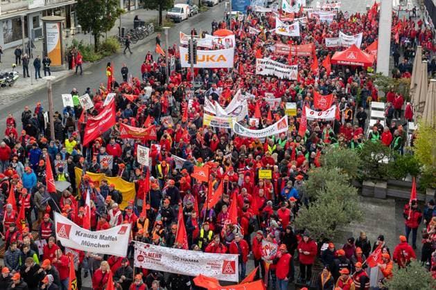 IG Metall day of action for the 2nd collective bargaining session for the metal and electrical industry, Nuremberg, 1 20241015-6V2A9890-M4000