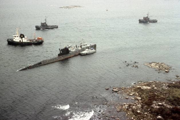 KARLSKRONA 1981 The Soviet submarine U 137 aground in Gasefjärden in Karlskrona archipelago KARLSKRONA SWEDEN x4x  Copyright: xTorbjörnxAnderssonx xEXPx xTTx U 137 PA GRUND 1981
