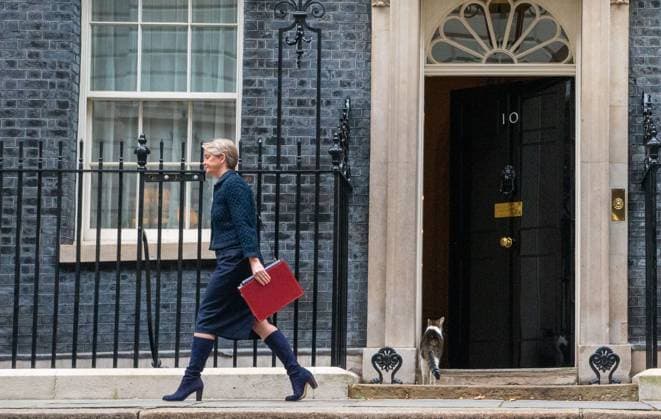 October 15, 2024, London, England, United Kingdom: Home Secretary YVETTE COOPER is seen outside 10 Downing Street as cabinet meet. London United Kingdom - ZUMAs262 20241015_zip_s262_020 Copyright: xTayfunxSalcix