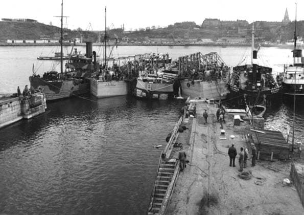 STOCKHOLM 1961 Note Vasa, Wasa, warship, regal ship that sank on its first voyage in 1628 at Beckholmen The wreck was located in 1956 by marine archaeologist Anders FranzÃ n The ship was salvaged in 1961 Shipwreck sites SWEDEN STOCKHOLM Stockholm Sweden sp sw x5600x  Copyright: xXxXxXx THE SALVAGE OF THE VASA