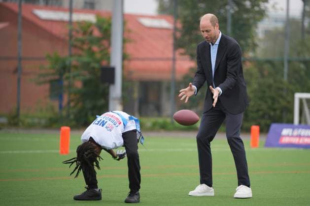 Entertainment Themen der Woche KW42 Entertainment Bilder des Tages Prinz William besucht Event der NFL Foundation in London . 15 10 2024. London, United Kingdom. Prince William at a community event hosted by the NFL Foundation UK in London.  xPoolx xi-Imagesx IIM-25540-0013