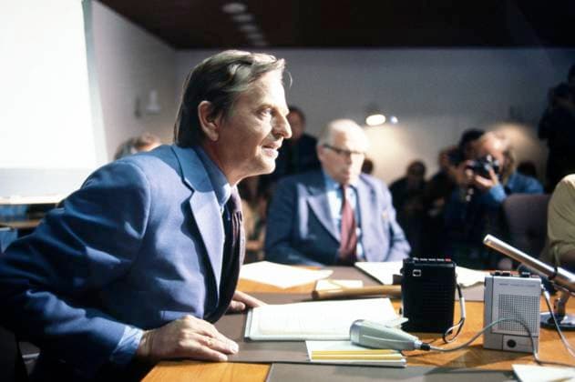 ARCHIVE 1977. Politicians Olof Palme (left) and Gunnar Sträng speak out about the devaluation. Palme led Sweden s Social Democratic Workers Party 1969-1986 and was Prime Minister 1969-1976 and 1982-1986. Sträng was a social democrat and finance minister 1955-1976. Sweden sp_sw x5600x *** ARCHIVE 1977 Politicians Olof Palme left and Gunnar Sträng speak out about the devaluation Palme led Sweden s Social Democratic Workers Party 1969 1986 and was Prime Minister 1969 1976 and 1982 1986 Sträng was a social democrat and finance minister 1955 1976 Sweden sp sw x5600x  Copyright: xSVTxBildx POLITICIAN