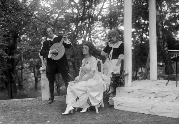 Göteborg - 1921-06-29 - En scen ur teaterföreställningen Ambrosius pa Liseberg friluftsteater - *** Local Caption *** 1921 - 6509 KAMERAREPORTAGE x2524x *** Gothenburg 1921 06 29 A scene from the theater performance Ambrosius at Liseberg open-air theater Local Caption 1921 6509 CAMERA REPORT x2524x  Copyright: xKamerareportage TTx