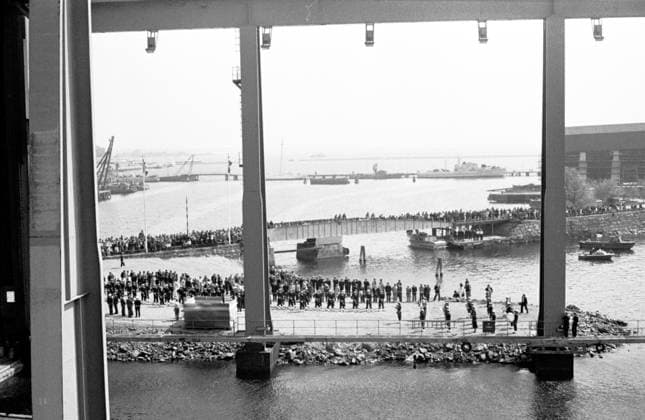 KARLSKRONA 1980 Launching at the Karlskrona shipyard of the mine and training ship HMS Carlskrona, 3300 tons, 98 0 X 15 2 X 4 0 m Ordnance, 2X1 57K, 2X40K, 105 mines, helicopter sites BLEKINGE KARLSKRONA SWEDEN KARLSKRONA SWEDEN sp sw x5600x  Copyright: xPGxANDERSSONxPGAx HMS CARLSKRONA MO4