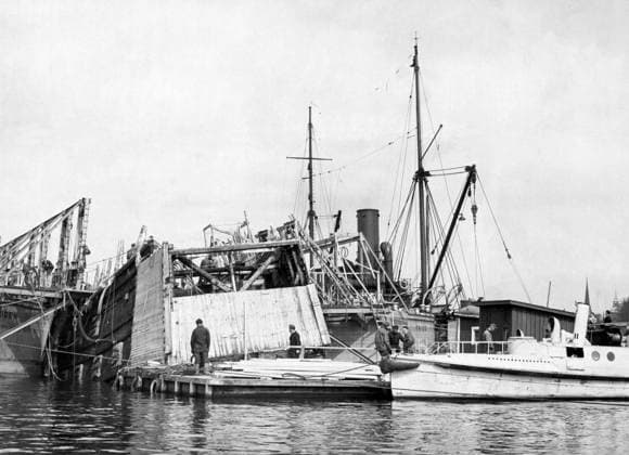 STOCKHOLM 1961 05 04 The salvage of the royal ship Vasa Today the old Vasa sails  Copyright: xOllexWester Expressen TTx REGALSKEPPET VASA BÄRGAS