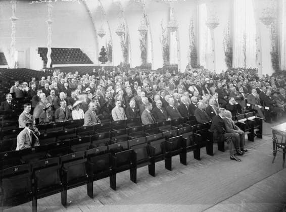 Göteborg 8 augusti 1923 Liseberg - Ingenjörskongressen i Kongresshallen det som senare heter Konserthallen. x2524x *** Gothenburg August 8, 1923 Liseberg Engineering Congress in the Congress Hall, later called the Concert Hall x2524x  Copyright: xKamerareportage TTx 8 augusti 1923