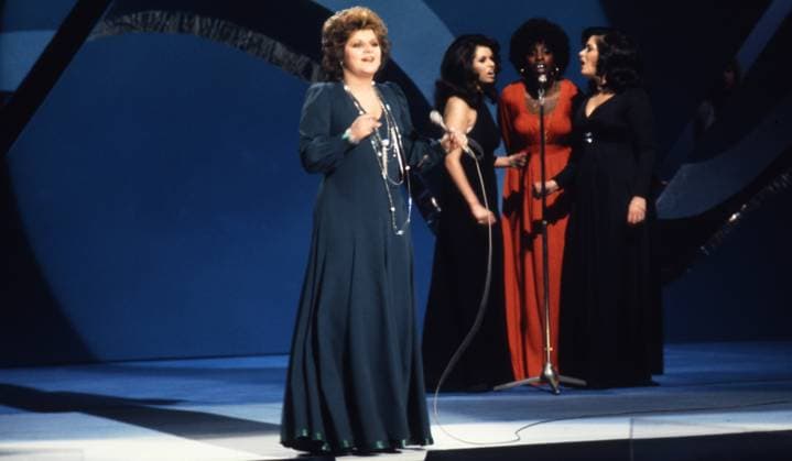 Joy Fleming participated with the song Ein Lied kann eine Brücke sein in the international melody festival in 1975 at S:t Eriksmässan in Älvsjö Eurovisionsschlagerfestivalen Schlager Singers News covers: extra material persons: JOY FLEMING sites: GERMANY*;SWEDER;STOCKHOLM The image may only be used in program-related contexts. When publishing, the photographer s name, SVT and the title of the program must always be stated. sp_sw x5600x *** Joy Fleming participated with the song Ein Lied kann eine Brücke sein in the international melody festival in 1975 at S t Eriksmässan in Älvsjö Eurovisionsschlagerfestivalen Schlager Singers News covers extra material persons JOY FLEMING sites GERMANY SWEDER STOCKHOLM The image may only be used in p  Copyright: xSVTx EUROVISION SONG CONTEST 1975