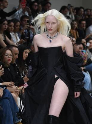 October 15, 2024, Mexico City, Mexico City, Mexico: Models wear designs by the Spanish PETER SPOSITO during the Mexico Fashion Week Mexico City Mexico - ZUMAn296 20241015_zip_n296_019 Copyright: xJorgexNunezx