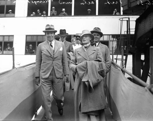 Göteborg 1935-06-13 - Greta Garbo anländer med M S Kungsholm *** Local Caption *** GTimg020.jpg KAMERAREPORTAGE x2524x *** Gothenburg 1935 06 13 Greta Garbo arrives with M S Kungsholm Local Caption GTimg020 jpg KAMERAREPORTAGE x2524x  Copyright: xKamerareportage TTx