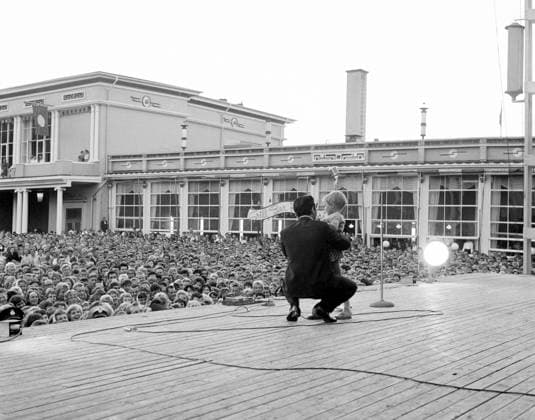 Göteborg 1959-08-26 - Paul Anka uppträder pa Liseberg *** Local Caption *** GT KAMERAREPORTAGE x2524x *** Gothenburg 1959 08 26 Paul Anka performs at Liseberg Local Caption GT KAMERAREPORTAGE x2524x  Copyright: xKamerareportage TTx