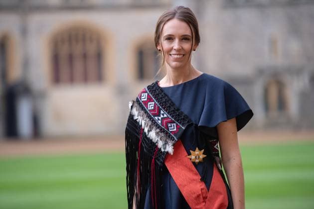 Bilder des Jahres 2024, Entertainment 10 Oktober Entertainment Themen der Woche KW42 Großbritannien, Neuseelands Ex-Premierministerin Jacinda Ardern mit Orden nach Ehrung in Windsor Investiture - Wednesday 16 October - Windsor Castle, Windsor Dame Jacinda Ardern - Former Prime Minister of New Zealand is awarded a Dame Grand Companion of The New Zealand Order of Merit (GNZM) for services to the State at Windsor Castle, Windsor, England, UK on Wednesday 16 October, 2024., Credit:Justin Ng Avalon UK, England, Windsor, Windsor Castle  Copyright: xJustinxNgx xAvalonx 0921842399