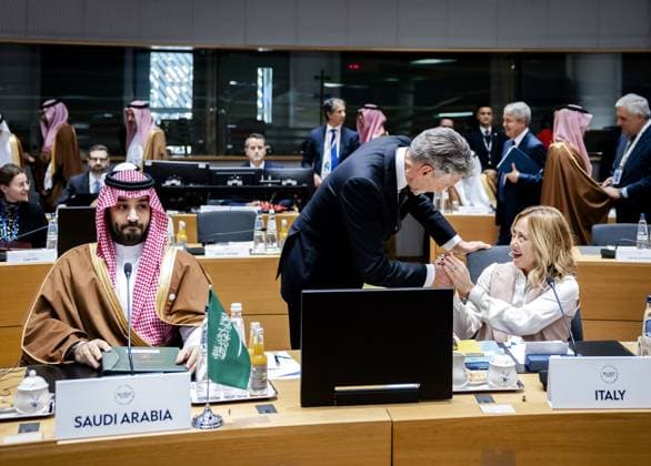 Brüssel, Gipfeltreffen zwischen der EU und dem Golf-Kooperationsrat GCC BRUSSELS - (VLNR) Mohammed bin Salman, King of Saudi Arabia, Prime Minister Dick Schoof and Giorgia Meloni, Prime Minister of Italy, at the first summit between the European Union and the Gulf Cooperation Council (GCC). The summit provided an opportunity for the EU to learn more about the GCC and its member states United Arab Emirates, Bahrain, Saudi Arabia, Oman, Qatar and Kuwait. ANP REMKO DE WAAL netherlands out - belgium out  Copyright: xx x511018649x originalFilename: 511018649.jpg