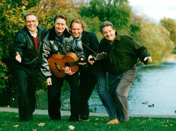 Fr. v. Sven-Gösta Jonsson, Den rockande samen , sangare, Hans Edler, musiker Sverige sangare, Boris Lindqvist, Rock-Boris , sangare och Karl-Gerhard Lundkvist, Little Gerhard , sangare Sverige 1993-10-20 (c) BJÖRN PER Aftonbladet IBL Bildbyra * * * EXPRESSEN OUT * * * AFTONBLADET 2556 Stockholm Sverige x2512x *** From left Sven Gösta Jonsson, Den rockande samen , singer, Hans Edler, musician Sweden singer, Boris Lindqvist, Rock Boris , singer and Karl Gerhard Lundkvist, Little Gerhard , singer Sweden 1993 10 20 c BJÖRN PER Aftonbladet IBL Bildbyra EXPRESSEN OUT AFTONBLADET 2556 Stockholm Sweden x2512x  Copyright: xPerxBjörn Aftonbladet TTx