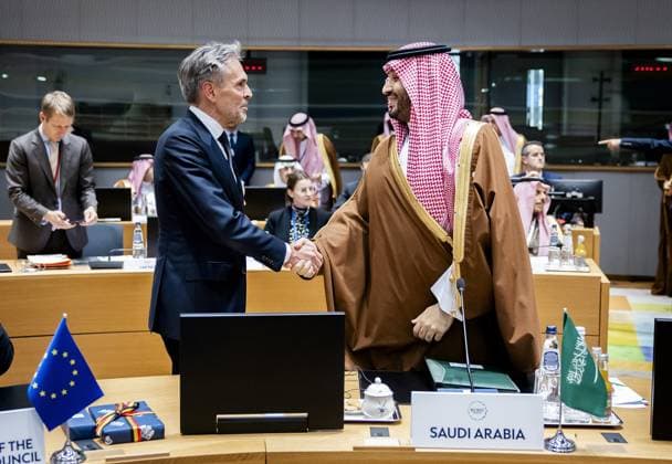 BRUSSELS - Prime Minister Dick Schoof shakes hands with Mohammed bin Salman, King of Saudi Arabia, during the first summit between the European Union and the Gulf Cooperation Council (GCC). The summit provided an opportunity for the EU to get better acquainted with the GCC and its member states United Arab Emirates, Bahrain, Saudi Arabia, Oman, Qatar and Kuwait. ANP REMKO DE WAAL netherlands out - belgium out  Copyright: xx x511022567x originalFilename: 511022567.jpg