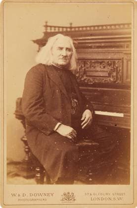 RECORD DATE NOT STATED Portrait of the Composer Franz Liszt (1811-1886), 1880s. Found in the Collection of the Private Collection. Copyright:x xFinexArtxImages HeritagexImagesx IMAGO, ! ACHTUNG: AUFNAHMEDATUM GESCHÄTZT!  Copyright: xFinexArtxImages HeritagexImagesx IMAGO