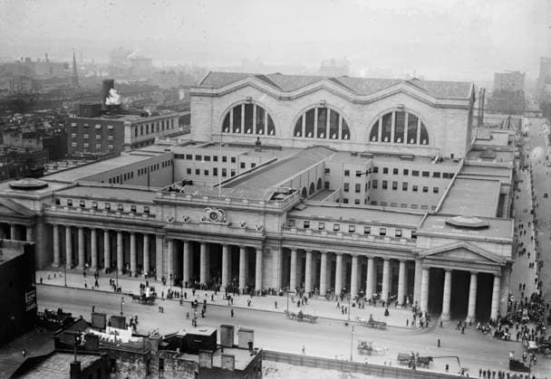 RECORD DATE NOT STATED Penn. RR Station from Gimbel s N.Y., between c1910 and c1915. Copyright:xHeritagexArt HeritagexImagesxBainxNewsxServicex IMAGO, ! ACHTUNG: AUFNAHMEDATUM GESCHÄTZT!  Copyright:HeritagexArt HeritagexImagesxBainxNewsxServicex IMAGO