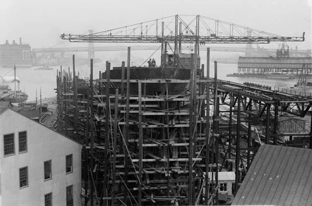 RECORD DATE NOT STATED Building battleship - NEW YORK, between c1910 and c1915. Copyright:xHeritagexArt HeritagexImagesxBainxNewsxServicex IMAGO, ! ACHTUNG: AUFNAHMEDATUM GESCHÄTZT!  Copyright:HeritagexArt HeritagexImagesxBainxNewsxServicex IMAGO