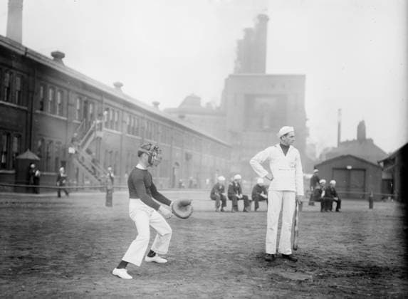 RECORD DATE NOT STATED Sailors at play, Brooklyn Navy Yard, 1914. Copyright:xHeritagexArt HeritagexImagesxBainxNewsxServicex IMAGO, ! ACHTUNG: AUFNAHMEDATUM GESCHÄTZT!  Copyright:HeritagexArt HeritagexImagesxBainxNewsxServicex IMAGO