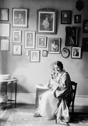 RECORD DATE NOT STATED Cecil Arden, between c1915 and c1920. Shows American mezzo-soprano and contralto opera singer Cecil Arden (1894-1989) who was active in the early decades of the twentieth century. Copyright:xHeritagexArt HeritagexImagesxBainxNewsxServicex IMAGO, ! ACHTUNG: AUFNAHMEDATUM GESCHÄTZT!  Copyright:HeritagexArt HeritagexImagesxBainxNewsxServicex IMAGO