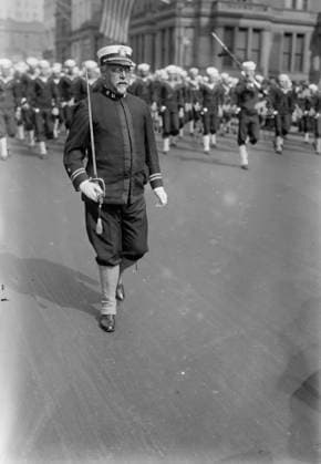 RECORD DATE NOT STATED J.P. Sousa, (1918?). Shows composer and conductor John Philip Sousa, marching down a city street in front of the Great Lakes Navy Band. Copyright:xHeritagexArt HeritagexImagesxBainxNewsxServicex IMAGO, ! ACHTUNG: AUFNAHMEDATUM GESCHÄTZT!  Copyright:HeritagexArt HeritagexImagesxBainxNewsxServicex IMAGO