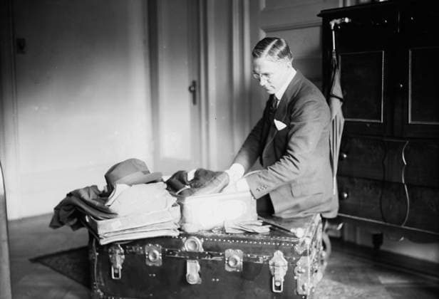 RECORD DATE NOT STATED Edward Johnson, between c1915 and c1920. Shows Edward Patrick Johnson (1878?-1959), a Canadian tenor opera singer who was billed outside North America as Edoardo Di Giovanni. Copyright:xHeritagexArt HeritagexImagesxBainxNewsxServicex IMAGO, ! ACHTUNG: AUFNAHMEDATUM GESCHÄTZT!  Copyright:HeritagexArt HeritagexImagesxBainxNewsxServicex IMAGO