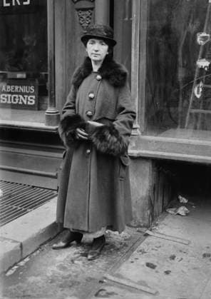 RECORD DATE NOT STATED Margaret Sanger, 1917. Shows Margaret Sanger (1879-1966) who was found guilty of violating the state penal code by operating the first birth control clinic on Amboy Street in Brooklyn in February 1917. Copyright:xHeritagexArt HeritagexImagesxBainxNewsxServicex IMAGO, ! ACHTUNG: AUFNAHMEDATUM GESCHÄTZT!  Copyright:HeritagexArt HeritagexImagesxBainxNewsxServicex IMAGO