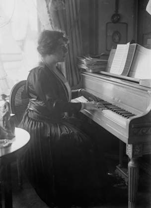 RECORD DATE NOT STATED Frances Alda, between c1915 and c1920. Shows soprano opera singer Frances Alda (1879-1952) who was born Fanny Jay Davis in New Zealand. Copyright:xHeritagexArt HeritagexImagesxBainxNewsxServicex IMAGO, ! ACHTUNG: AUFNAHMEDATUM GESCHÄTZT!  Copyright:HeritagexArt HeritagexImagesxBainxNewsxServicex IMAGO