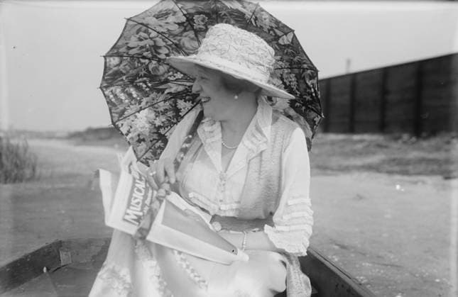 RECORD DATE NOT STATED Marie Rappold, between c1915 and c1920. Shows Marie Rappold, a German-American soprano who performed with the Metropolitan Opera from 1905 to 1920. Copyright:xHeritagexArt HeritagexImagesxBainxNewsxServicex IMAGO, ! ACHTUNG: AUFNAHMEDATUM GESCHÄTZT!  Copyright:HeritagexArt HeritagexImagesxBainxNewsxServicex IMAGO
