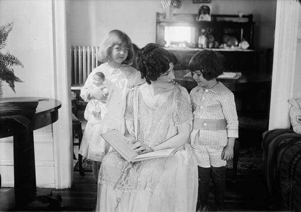 RECORD DATE NOT STATED Margaret Romaine, between c1915 and c1920. Copyright:xHeritagexArt HeritagexImagesxBainxNewsxServicex IMAGO, ! ACHTUNG: AUFNAHMEDATUM GESCHÄTZT!  Copyright:HeritagexArt HeritagexImagesxBainxNewsxServicex IMAGO