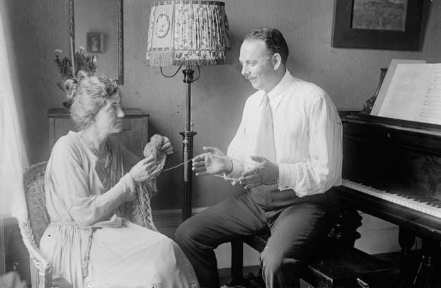 RECORD DATE NOT STATED Elizabeth Wheeler and William Wheeler, between c1915 and c1920. Shows tenor opera singer William Wheeler (d. 1967) and his wife soprano opera singer Elizabeth Wheeler (1875-1971). Both were popular recording artists. Copyright:xHeritagexArt HeritagexImagesxBainxNewsxServicex IMAGO, ! ACHTUNG: AUFNAHMEDATUM GESCHÄTZT!  Copyright:HeritagexArt HeritagexImagesxBainxNewsxServicex IMAGO