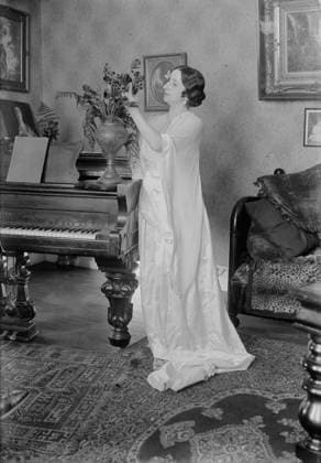 RECORD DATE NOT STATED Galli-Curci, 1917. Shows Italian coloratura soprano opera singer Amelita Galli-Curci (1882-1963). Copyright:xHeritagexArt HeritagexImagesxBainxNewsxServicex IMAGO, ! ACHTUNG: AUFNAHMEDATUM GESCHÄTZT!  Copyright:HeritagexArt HeritagexImagesxBainxNewsxServicex IMAGO