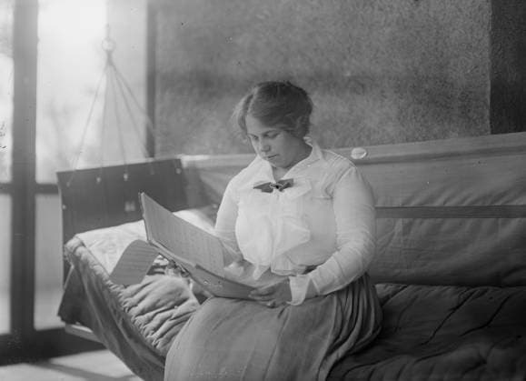 RECORD DATE NOT STATED Holt, between c1915 and c1920. Shows singer Vivian Holt. Copyright:xHeritagexArt HeritagexImagesxBainxNewsxServicex IMAGO, ! ACHTUNG: AUFNAHMEDATUM GESCHÄTZT!  Copyright:HeritagexArt HeritagexImagesxBainxNewsxServicex IMAGO