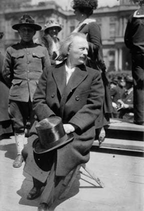 RECORD DATE NOT STATED Paderewski, between c1915 and c1920. Shows Polish pianist and composer Ignacy Jan Paderewski (1860-1941) seated outdoors. Copyright:xHeritagexArt HeritagexImagesxBainxNewsxServicex IMAGO, ! ACHTUNG: AUFNAHMEDATUM GESCHÄTZT!  Copyright:HeritagexArt HeritagexImagesxBainxNewsxServicex IMAGO