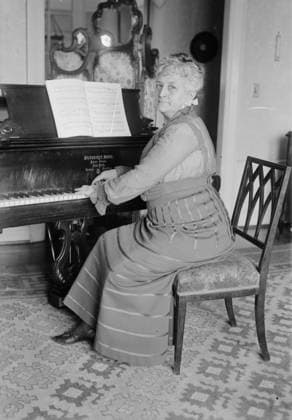 RECORD DATE NOT STATED Teresa Carreno, between c1915 and 1917. Shows Venezuelan pianist and composer Mari a Teresa Carren~o Garci a de Sena (1853-1917). Copyright:xHeritagexArt HeritagexImagesxBainxNewsxServicex IMAGO, ! ACHTUNG: AUFNAHMEDATUM GESCHÄTZT!  Copyright:HeritagexArt HeritagexImagesxBainxNewsxServicex IMAGO