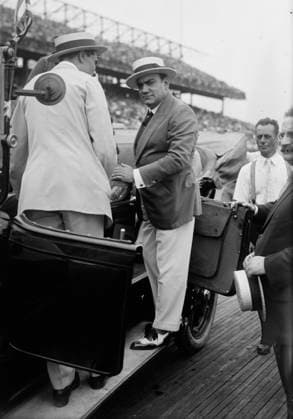 RECORD DATE NOT STATED Caruso, 1918. Shows Italian tenor opera singer Enrico Caruso (1873-1921) at a Police Field Day benefit at Sheepshead Bay Speedway, Brooklyn, New York City, August 31, 1918. Copyright:xHeritagexArt HeritagexImagesxBainxNewsxServicex IMAGO, ! ACHTUNG: AUFNAHMEDATUM GESCHÄTZT!  Copyright:HeritagexArt HeritagexImagesxBainxNewsxServicex IMAGO