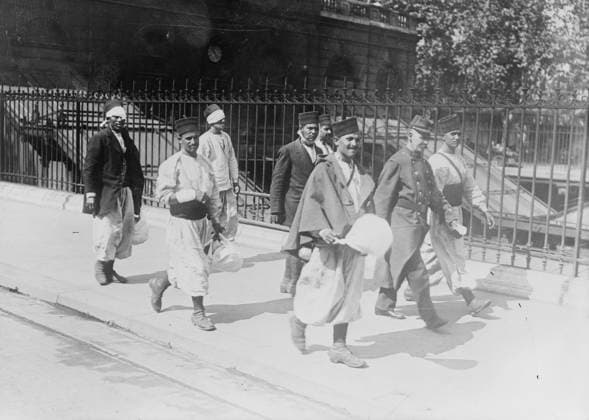 RECORD DATE NOT STATED Turcos, wounded at Charleroi, in Paris, 1914. Shows Algerian tirailleurs (infantry soldiers) in Paris, France during World War I. Copyright:xHeritagexArt HeritagexImagesxBainxNewsxServicex IMAGO, ! ACHTUNG: AUFNAHMEDATUM GESCHÄTZT!  Copyright:HeritagexArt HeritagexImagesxBainxNewsxServicex IMAGO