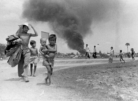 Phnom Penh 1975 05 06 Around Phnom Penh there were only a few people, the evacuees had already gone a long way from the city and one could sometimes see the fires from their night camp Phnom Penh Cambodia x53x  Copyright: xSven-ErikxSjöberg DN TTx KAMBODJA 1975