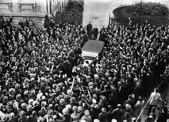 Orig caption HITLER AT HINDENBURG The President of the Reich, in conjunction with the party leaders, has today met Adolf Hitler and talked to him about the current political situation U B z on leaving the Reich Chancellery, Adolf Hitler is greeted by the crowd with shouts of Heil and his car is closel  Copyright: xXxXxXx HITLER VISITS HINDENBURG