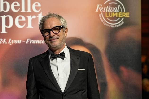Alfonso Cuaron attends the Lumière Festival 2024 award ceremony in Lyon on 10 18 2024 Photo Sandrine Thesillat Panoramic PEOPLE Price Lumiere Festival Lumiere 2024 Lyon 10 18 2024 SandrineThesillat Panoramic 